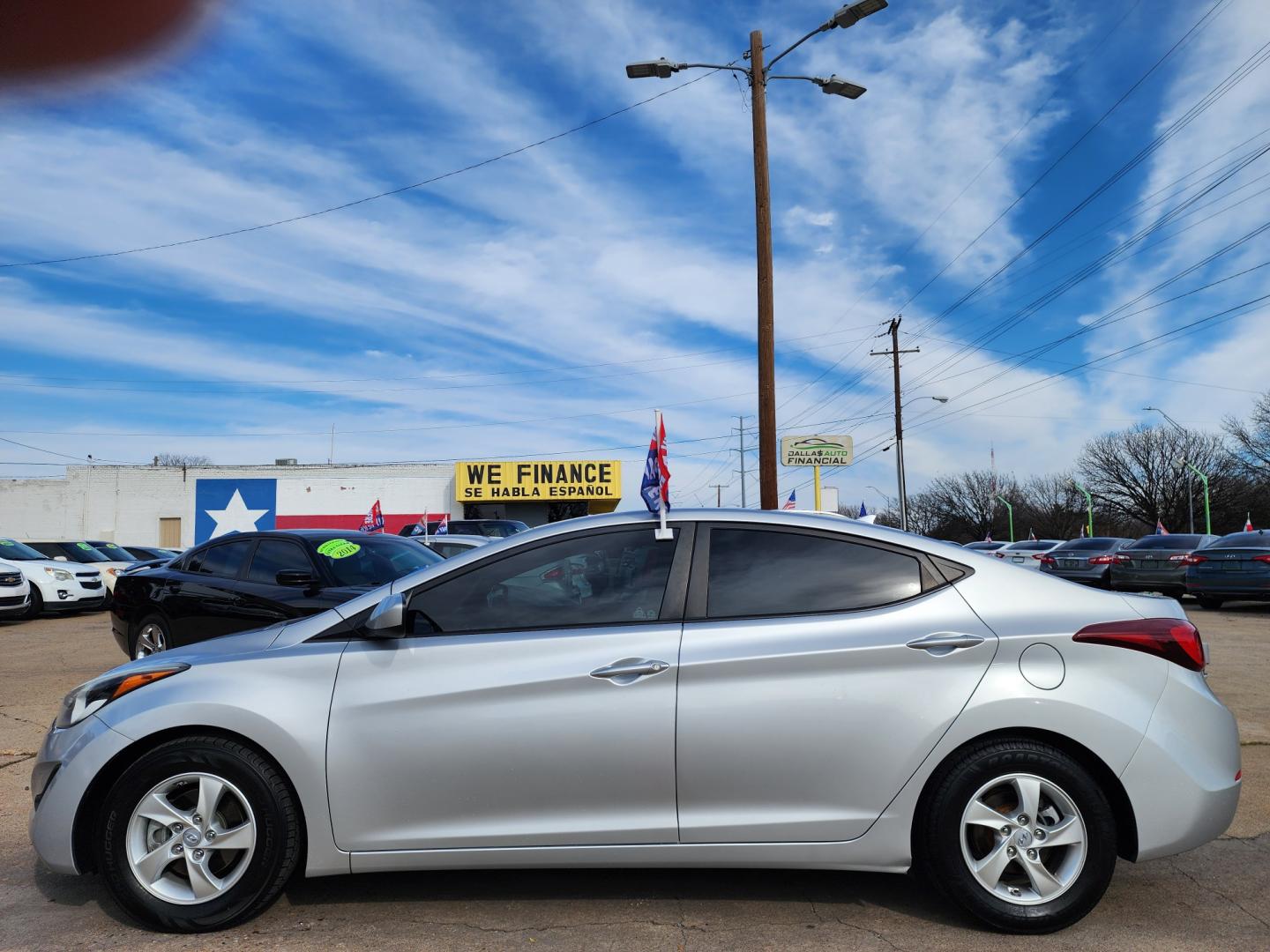 2015 SILVER Hyundai Elantra SE (5NPDH4AE4FH) with an 1.8L L4 DOHC 16V engine, 6-Speed Automatic transmission, located at 2660 S.Garland Avenue, Garland, TX, 75041, (469) 298-3118, 32.885551, -96.655602 - Photo#6